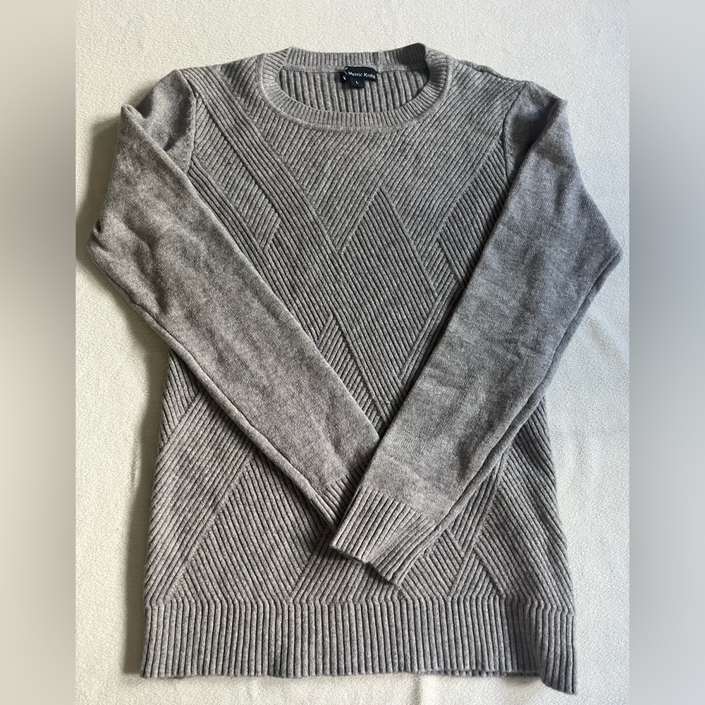 Metric Knits Ribbed Knit Sweater – Size L
